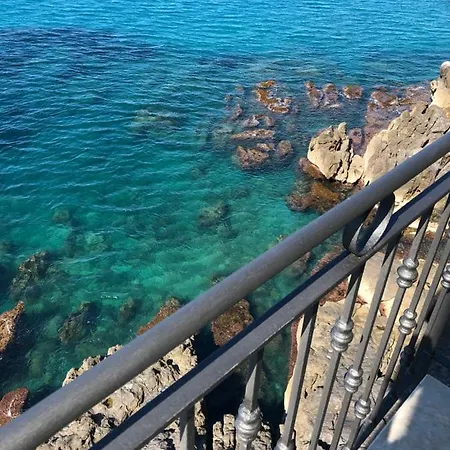 La Casa Sulla Scogliera *