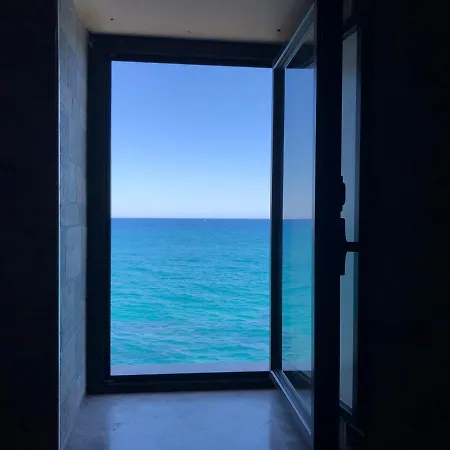 La Casa Sulla Scogliera Apartment *