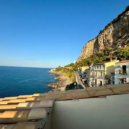 La Casa Sulla Scogliera Apartament *