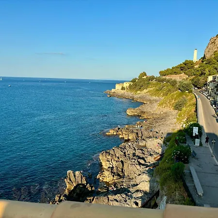 La Casa Sulla Scogliera Apartment *