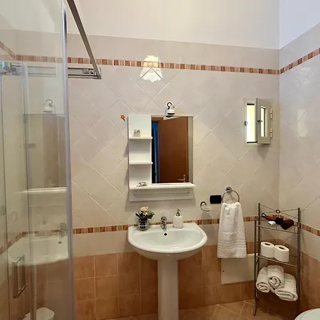 La Casa Sulla Scogliera Чефалу