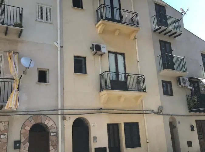 La Casa Sulla Scogliera Апартаменты Чефалу