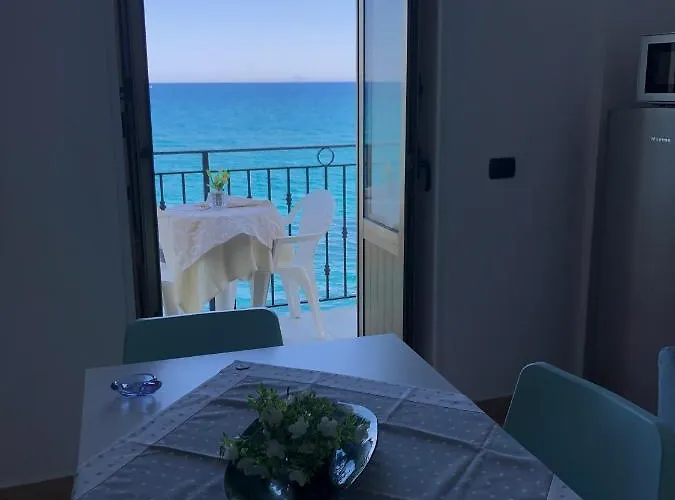 La Casa Sulla Scogliera Чефалу