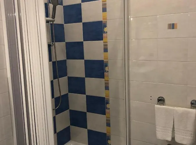 La Casa Sulla Scogliera Чефалу