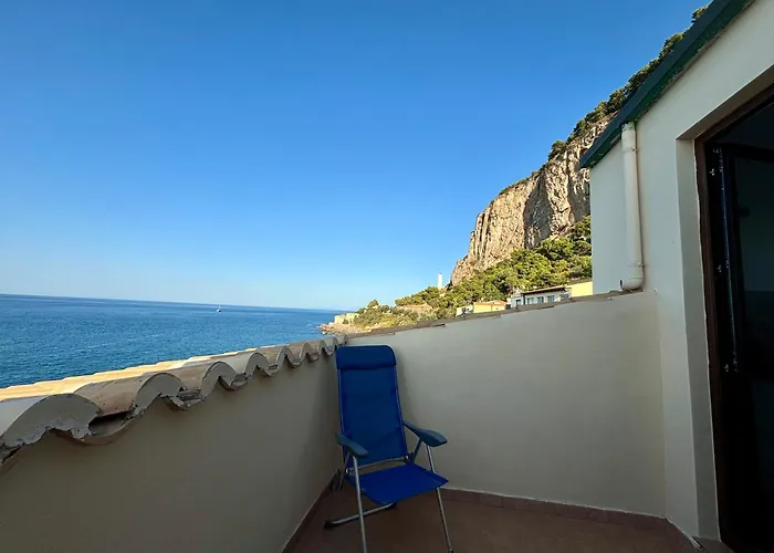 La Casa Sulla Scogliera Апартаменты *