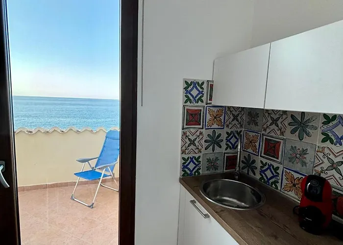 La Casa Sulla Scogliera * Чефалу